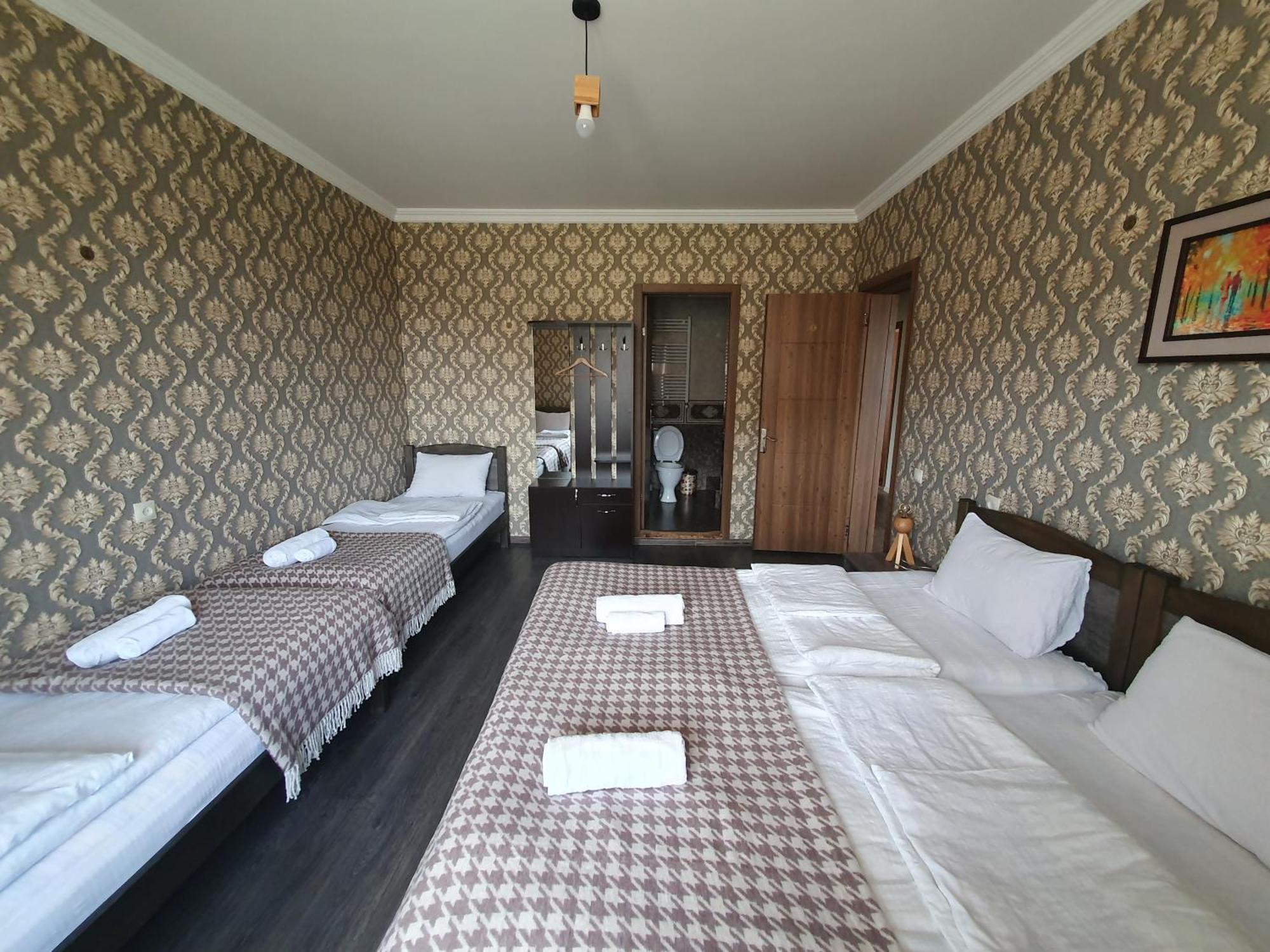 Nikolo Inn Kazbegi Δωμάτιο φωτογραφία