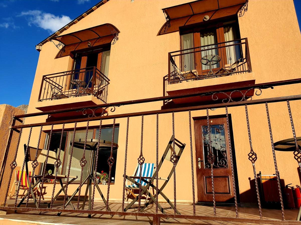 Nikolo Inn Kazbegi Εξωτερικό φωτογραφία